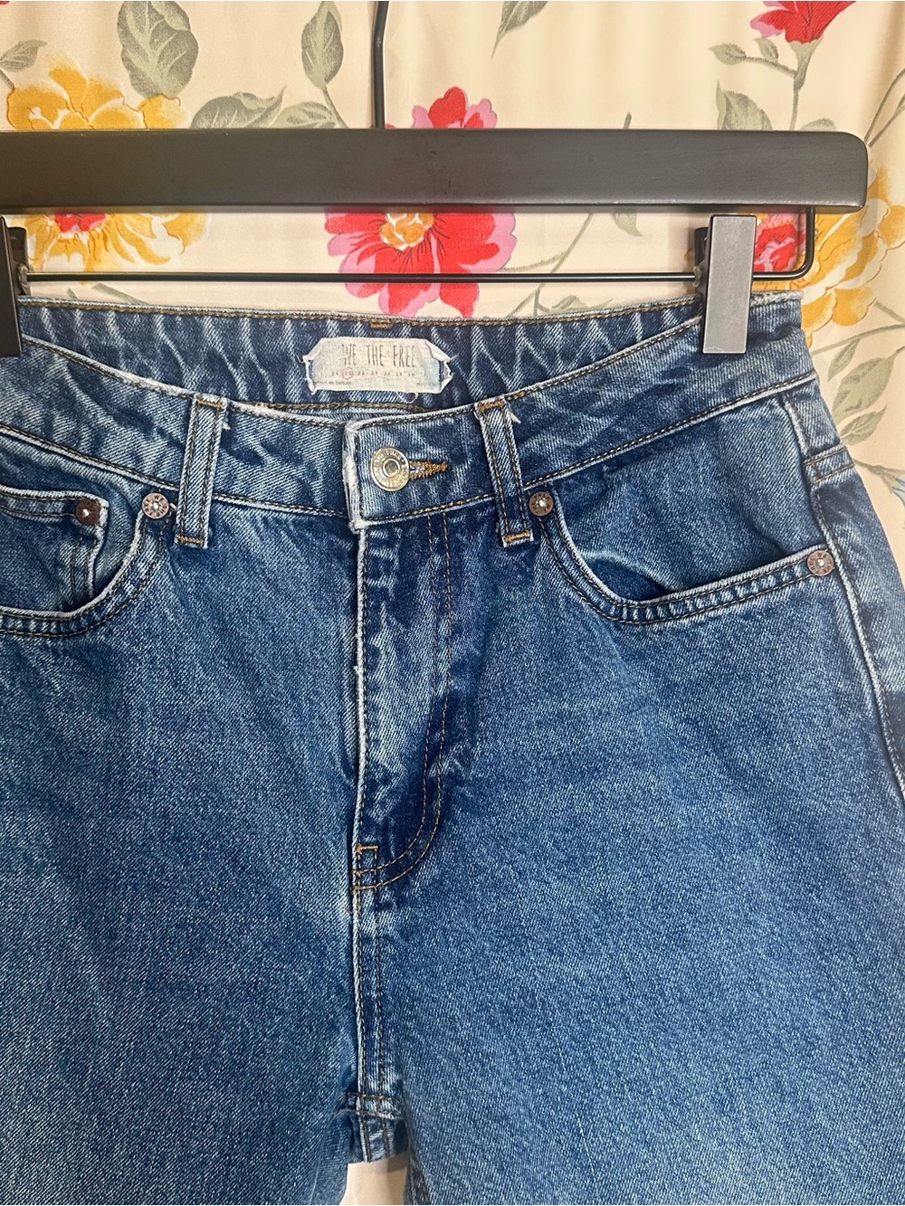 FREE PEOPLE | We The Free | Classic High-Rise Women’s Blue Jeans | Size 25 - Picture 2 of 4
